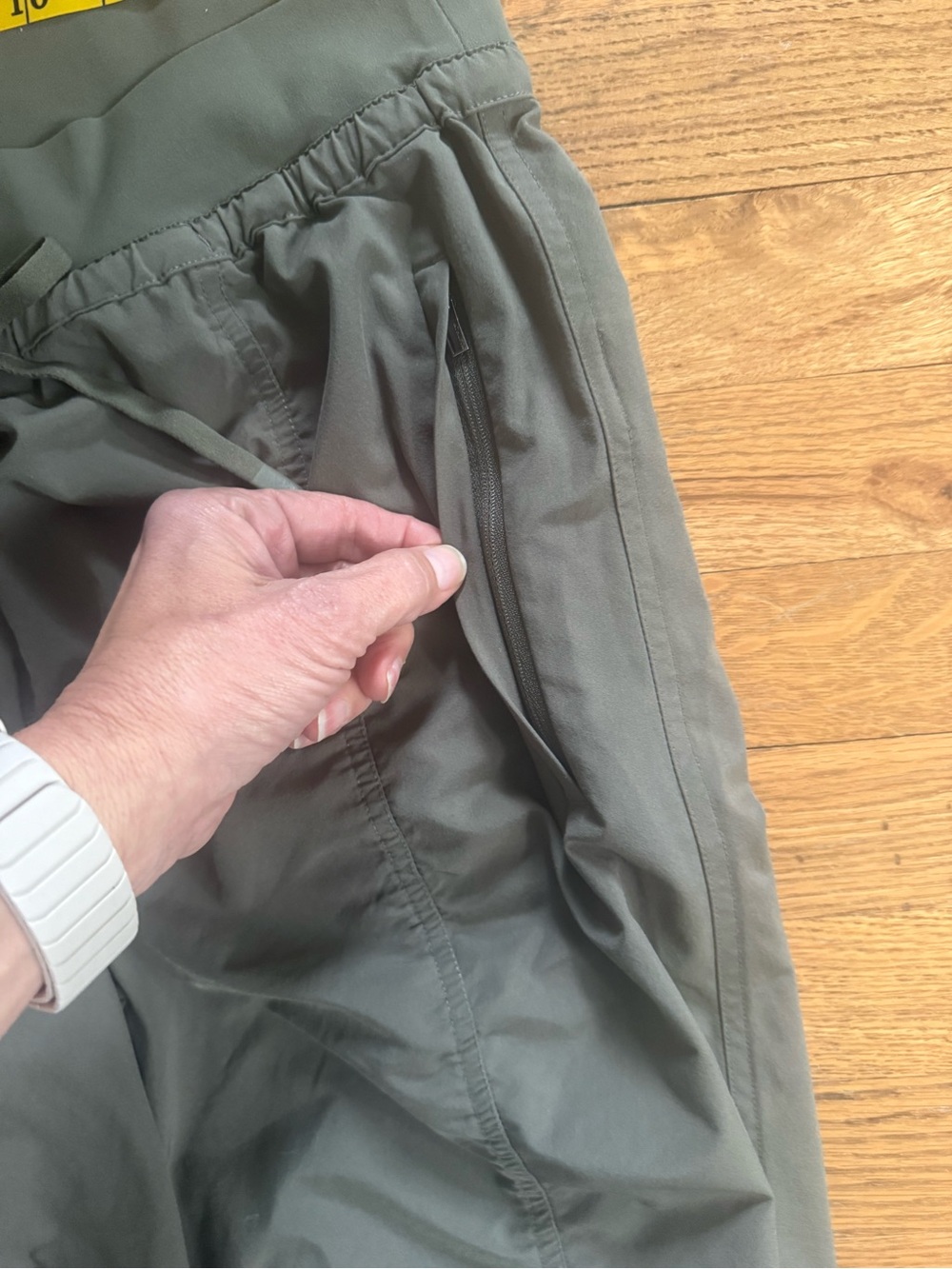 Athleta Attitude Pant Womens 12P Olive Green Ruched Joggers Tapered Travel Pants - Picture 3 of 5